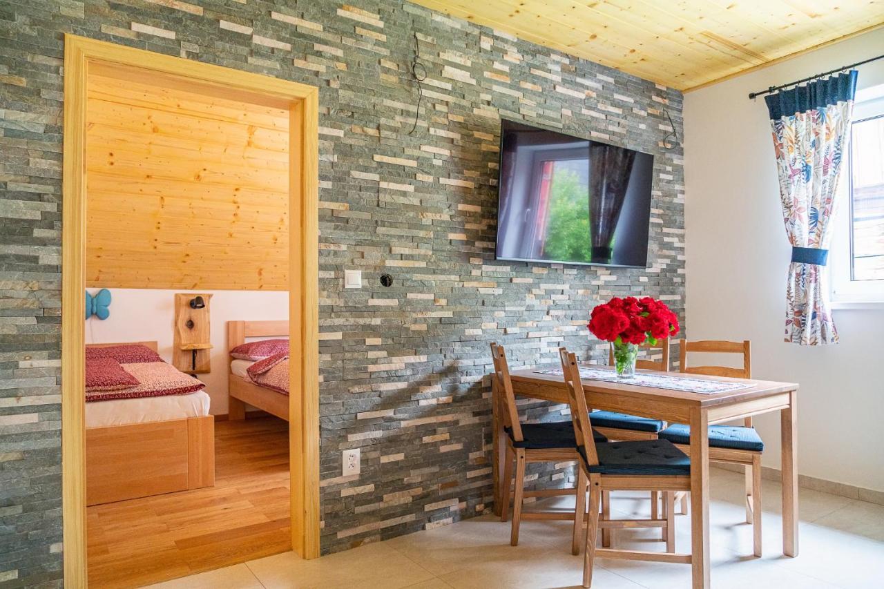 Apartmany Pod Rozsutcom - Zatkov Dvor - Prijazd Do Ubytovania Autom S Pohonom 4X4 Terchová Εξωτερικό φωτογραφία