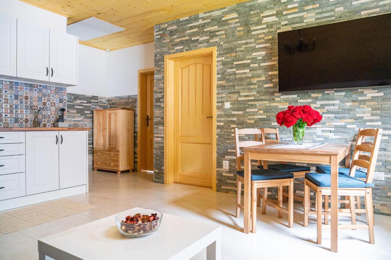 Apartmany Pod Rozsutcom - Zatkov Dvor - Prijazd Do Ubytovania Autom S Pohonom 4X4 Terchová Εξωτερικό φωτογραφία